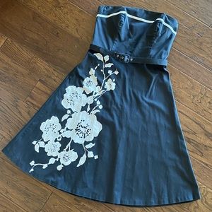 White House Black Market strapless dress 6
